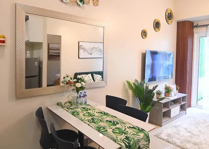 Kuya Awens Staycation Aparthotel 4*