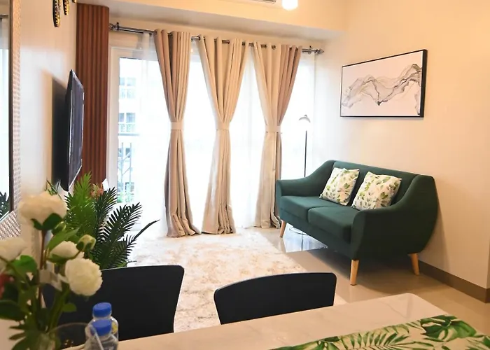Kuya Awens Staycation 4* Manila