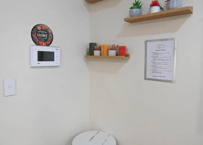 Aparthotel Kuya Awens Staycation