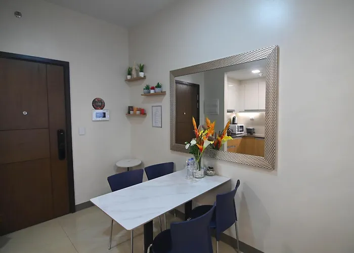 Kuya Awens Staycation Aparthotel 4*