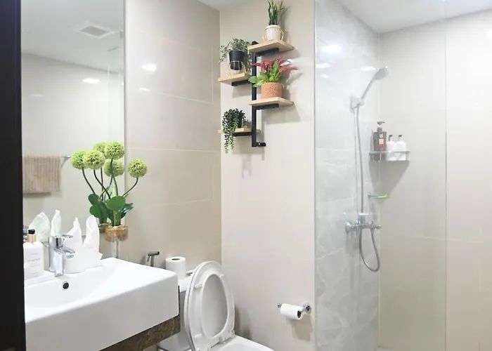 Aparthotel Kuya Awens Staycation