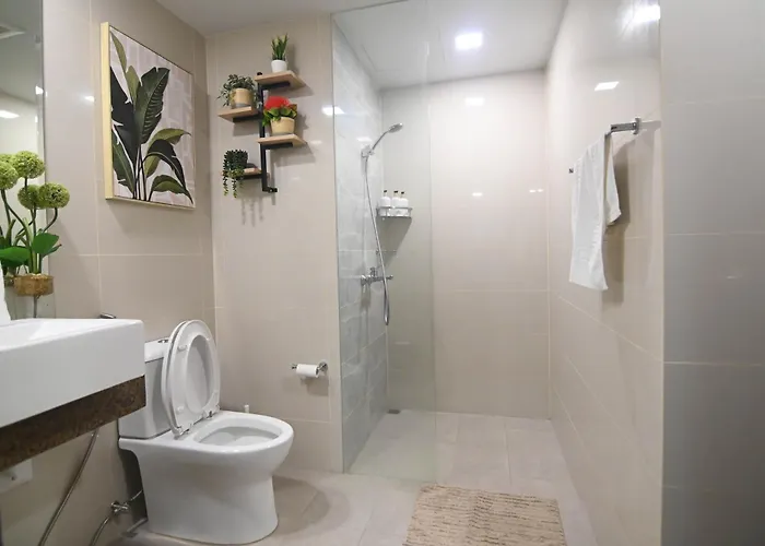 Kuya Awens Staycation 4* Manila