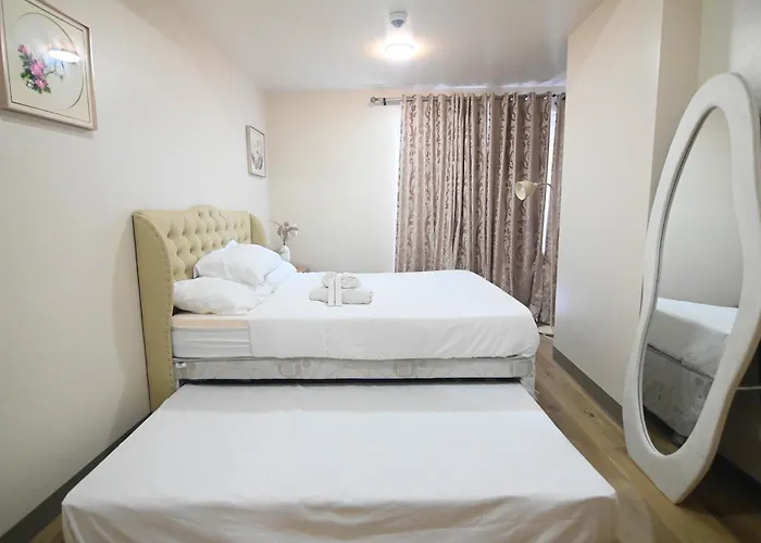 Kuya Awens Staycation Aparthotel 4*