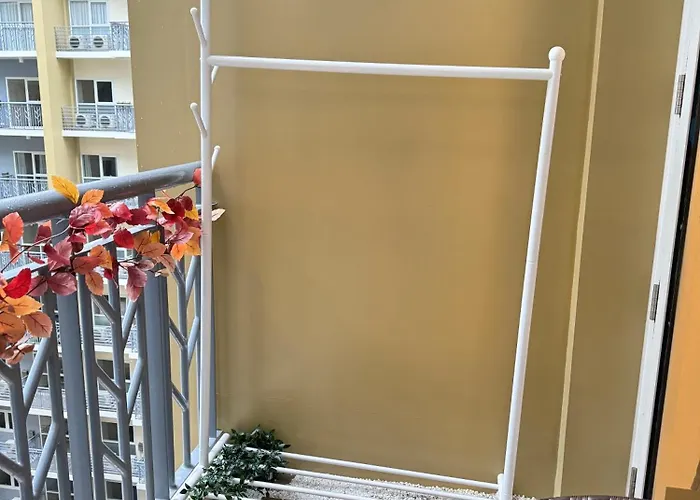 Kuya Awens Staycation Aparthotel Manila